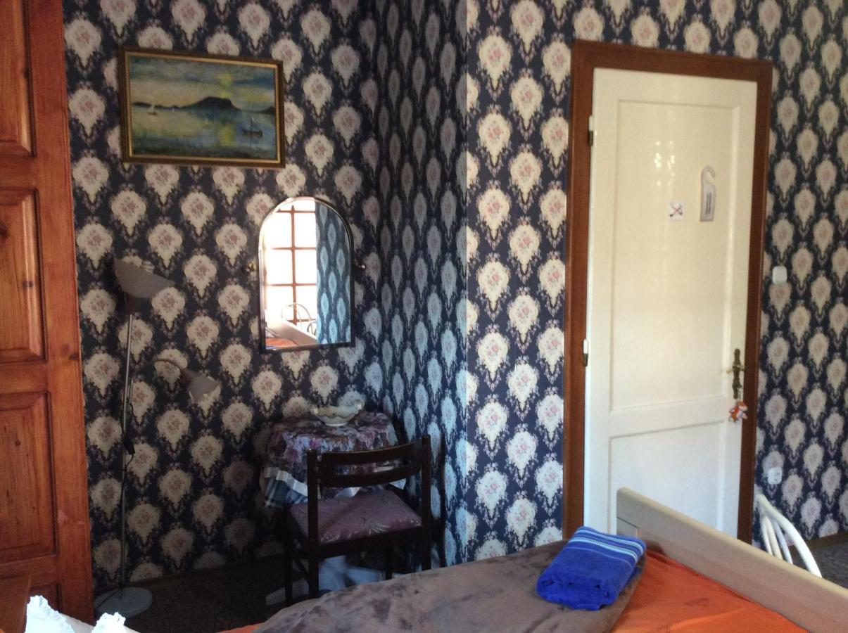 Hotel Ilona Kis Kastély Panzió à Keszthely Extérieur photo