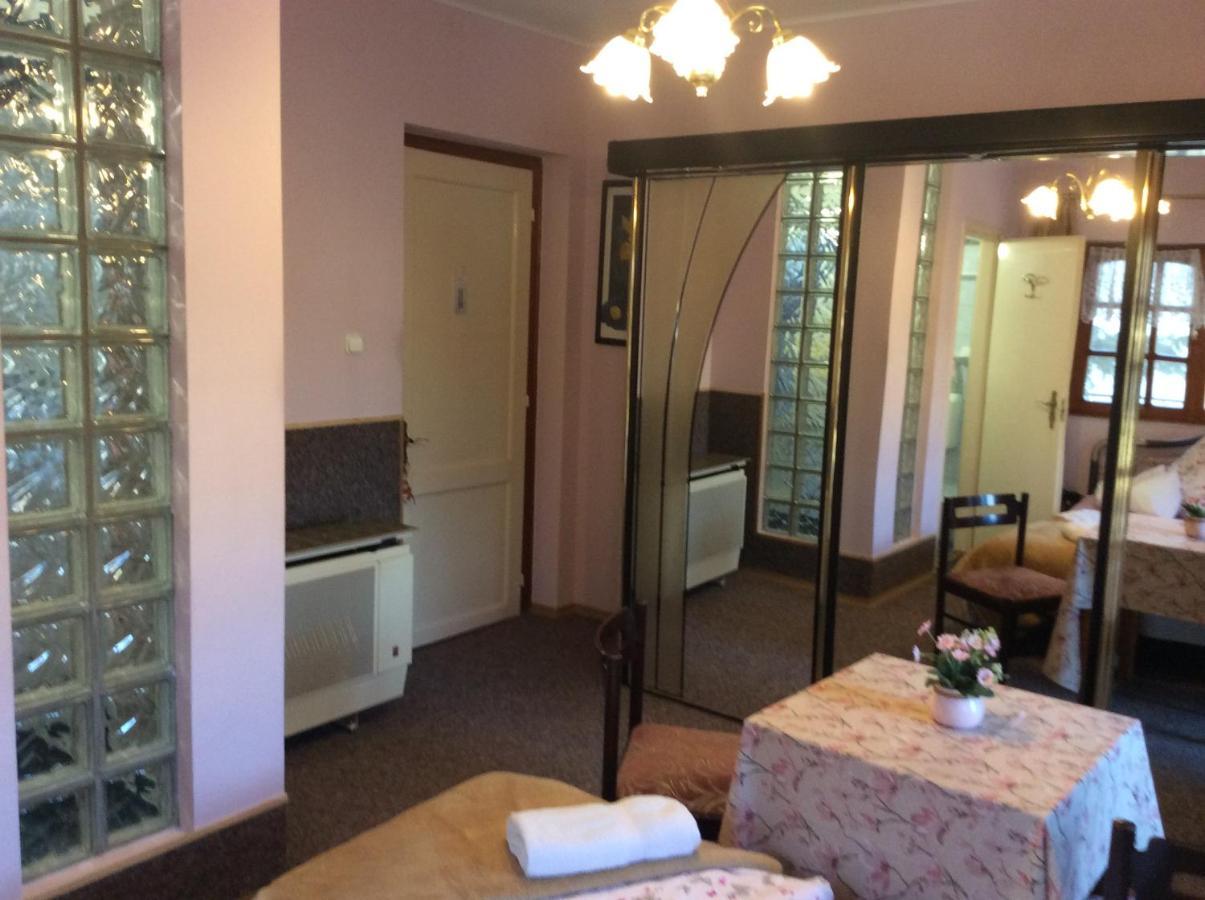 Hotel Ilona Kis Kastély Panzió à Keszthely Extérieur photo