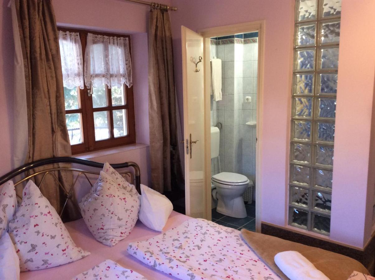 Hotel Ilona Kis Kastély Panzió à Keszthely Extérieur photo