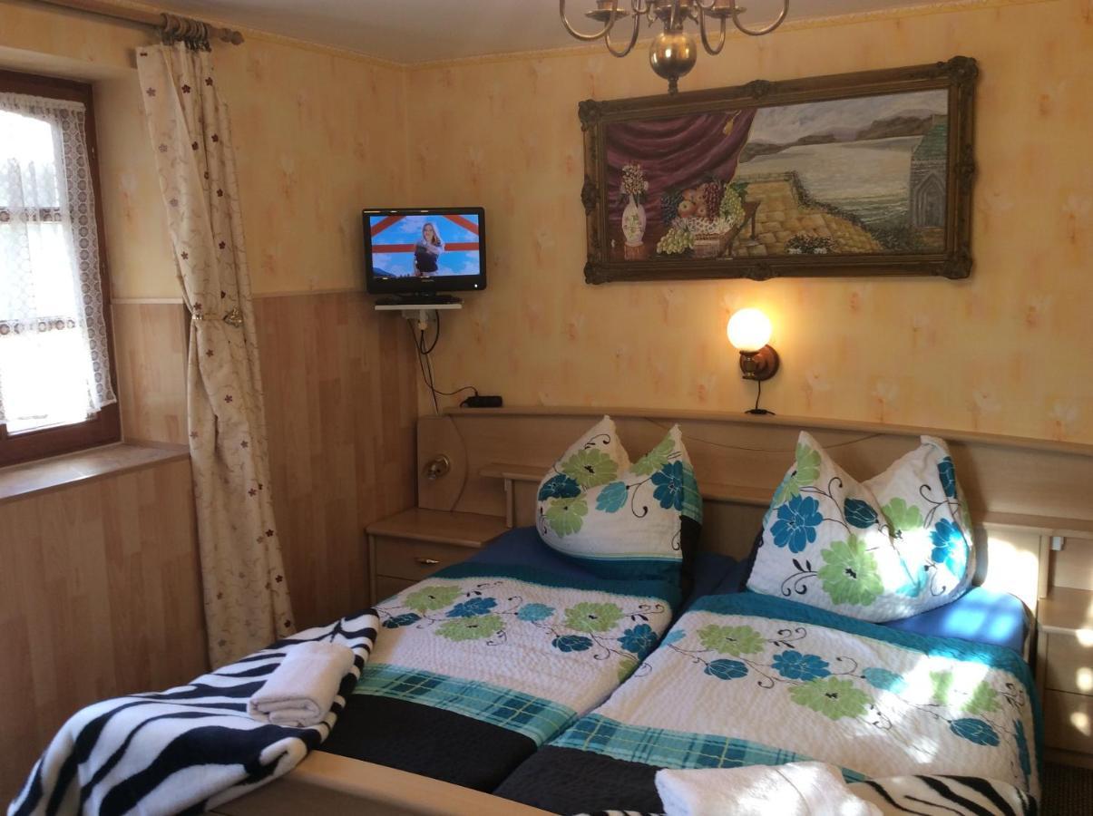 Hotel Ilona Kis Kastély Panzió à Keszthely Extérieur photo
