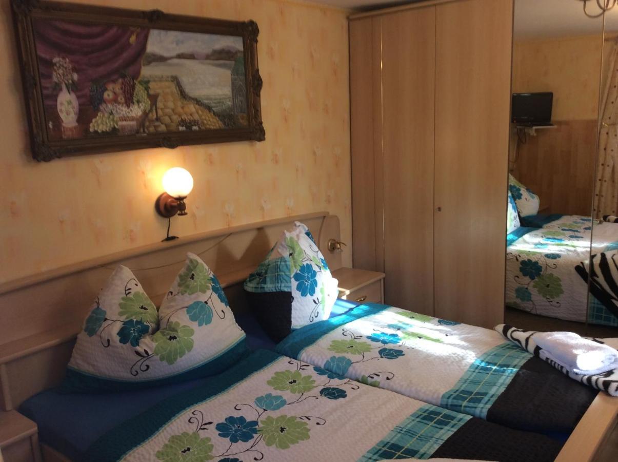 Hotel Ilona Kis Kastély Panzió à Keszthely Extérieur photo