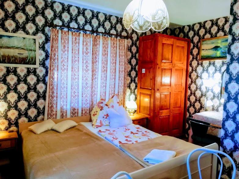 Hotel Ilona Kis Kastély Panzió à Keszthely Extérieur photo